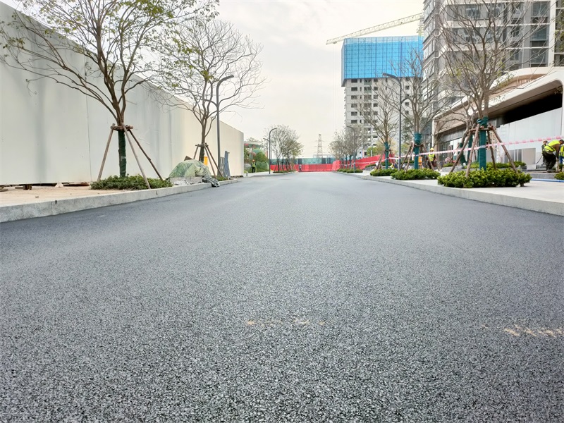 瀝青混凝土施工時(shí)，如何保證壓實(shí)度和平整度？